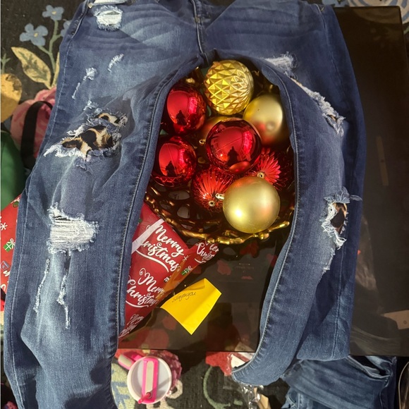 Judy Blue Ripped Denim Shorts - Picture 4 of 6